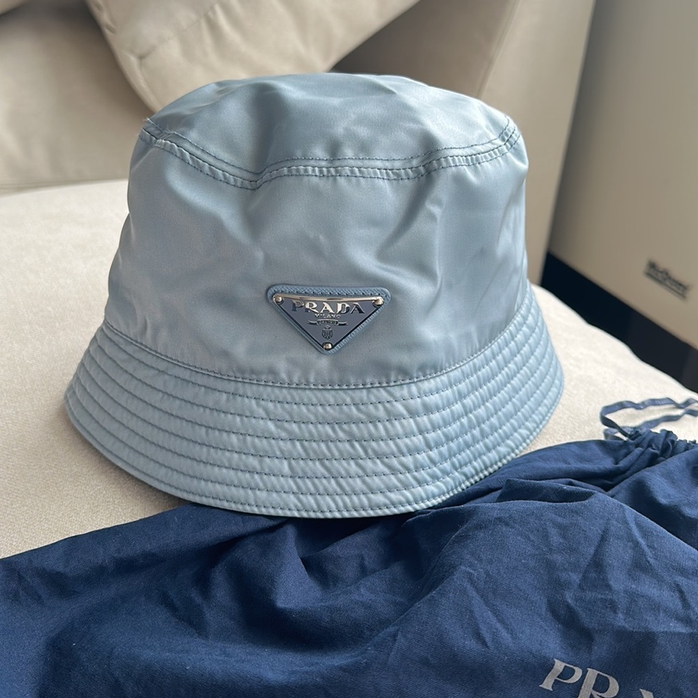 PRADA RE-Nylon bucket hat with dust bag